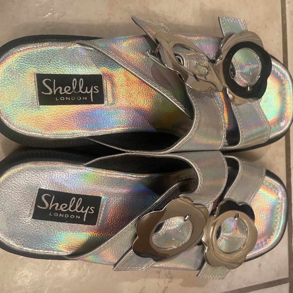 Shelly's Sandals - Picture 2 of 3